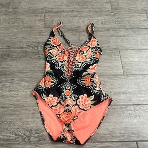 Super Cute Women’s Becca One Piece Size Small